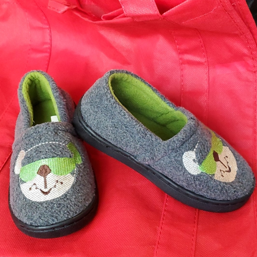 Slippers - Picture 2 of 5